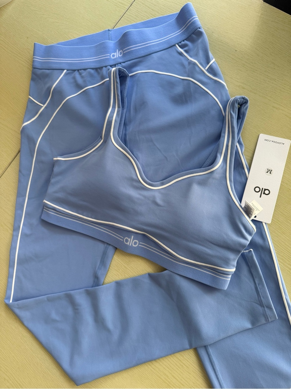 ALO Yoga Light Blue Piped Sports Bra
